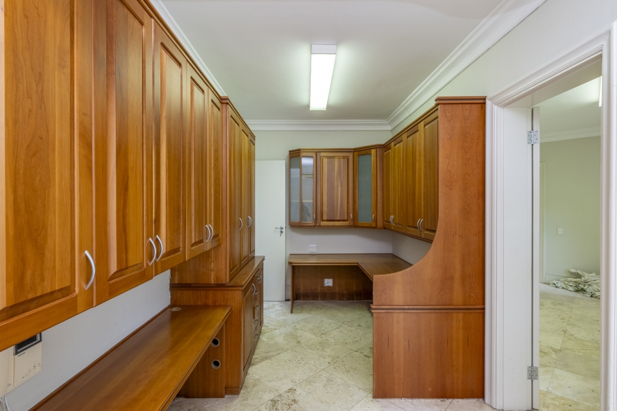 To Let 4 Bedroom Property for Rent in Kenilworth Upper Western Cape
